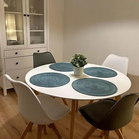 아파트 Mit Neuer Kueche U Bad - W-lan 담프